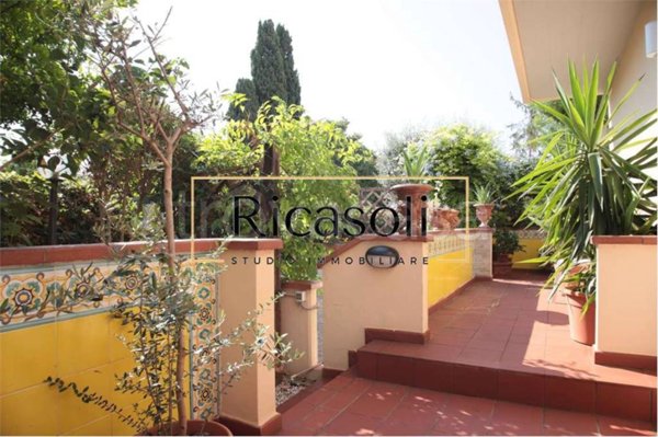 casa indipendente in vendita a Livorno in zona Montenero