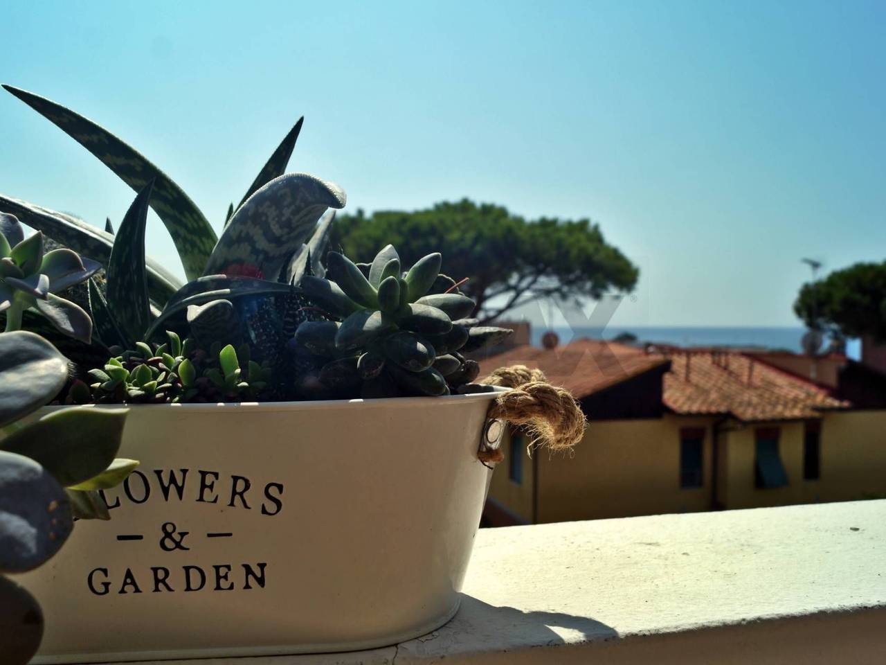 appartamento in vendita a Livorno in zona Antignano