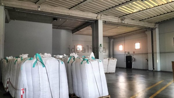 capannone in vendita a Livorno