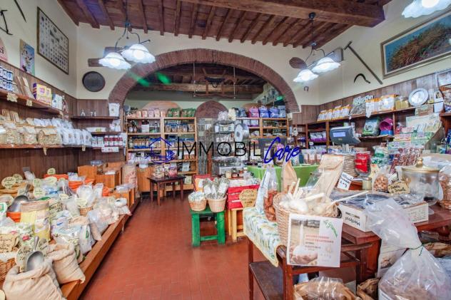 negozio in vendita a Livorno in zona Centro Città