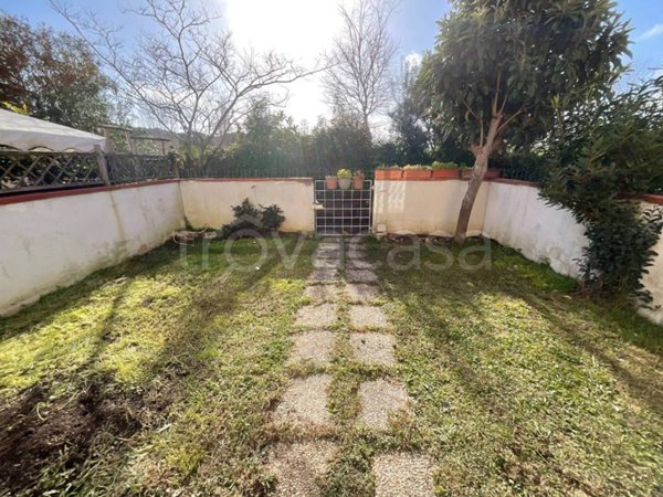 casa indipendente in vendita a Livorno in zona La Leccia