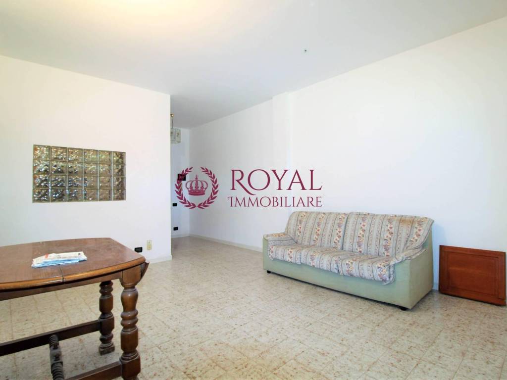 appartamento in vendita a Livorno in zona Antignano