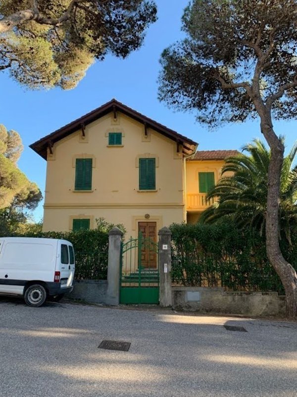 casa indipendente in vendita a Livorno in zona Quercianella
