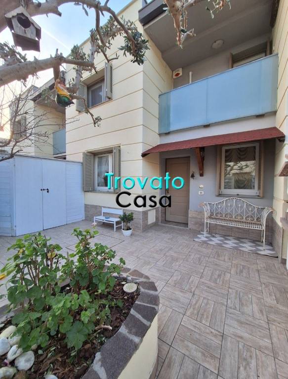 casa indipendente in vendita a Livorno