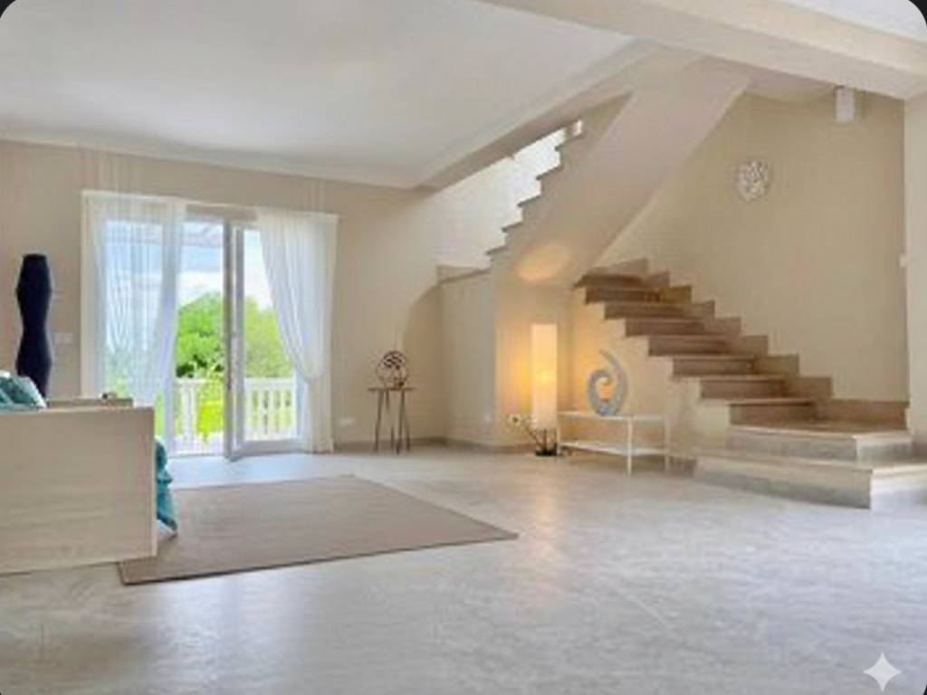 casa indipendente in vendita a Livorno in zona Collinaia