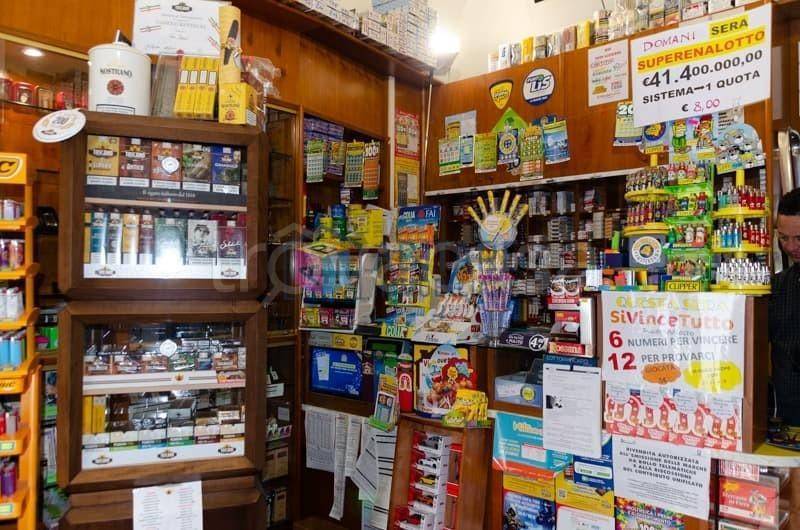 negozio in vendita a Livorno in zona Centro Città