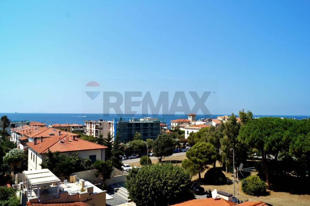 appartamento in vendita a Livorno in zona Antignano