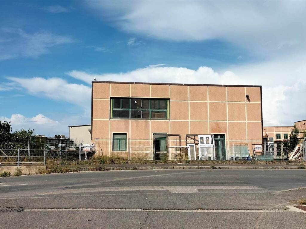 negozio in vendita a Livorno in zona Centro Città