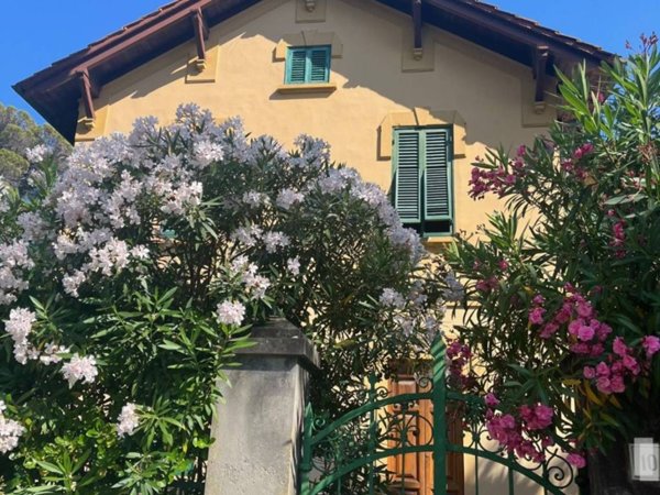 casa indipendente in vendita a Livorno in zona Montenero