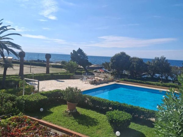 appartamento in vendita a Livorno in zona Montenero