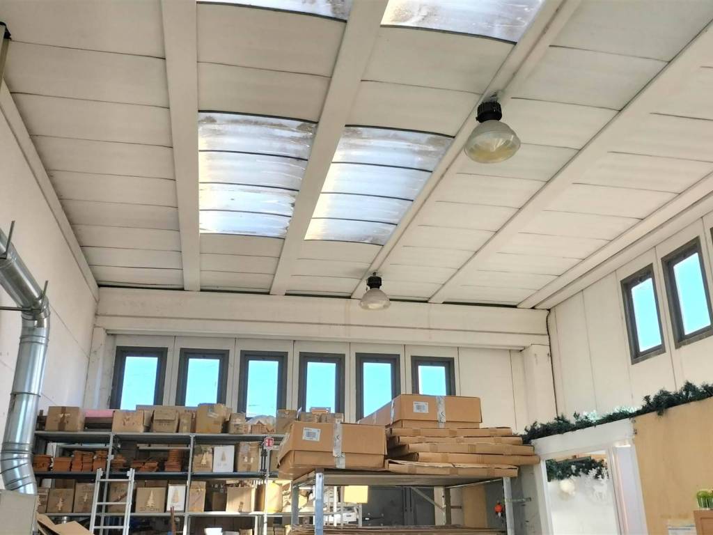 locale commerciale in vendita a Livorno in zona Ospedale