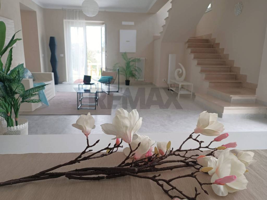 casa indipendente in vendita a Livorno in zona Limoncino