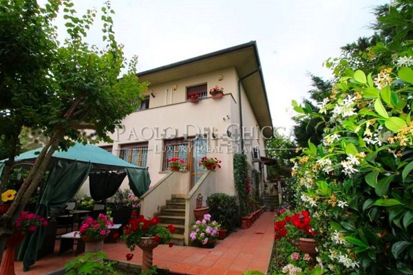 esavano in vendita a Livorno in zona Montenero