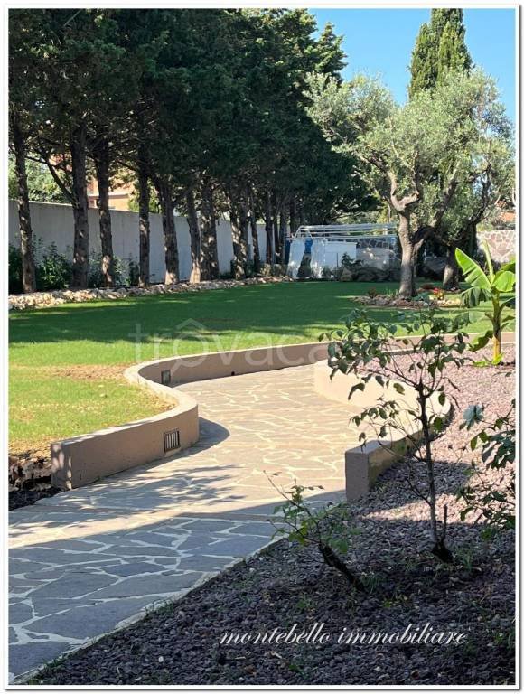 casa indipendente in vendita a Livorno in zona Montenero