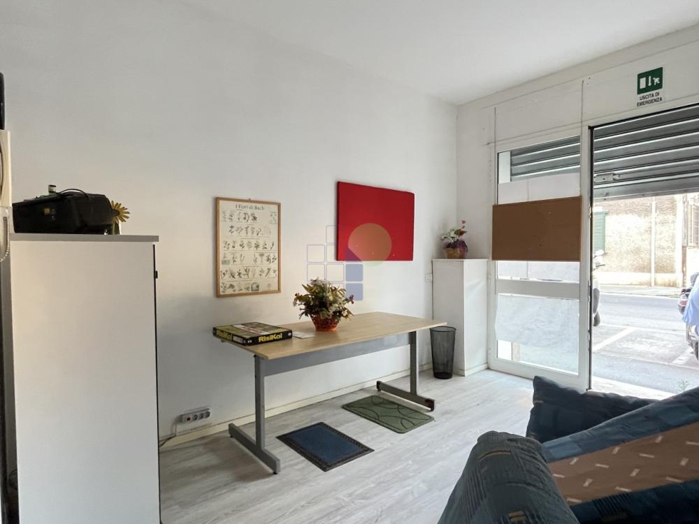 locale di sgombero in vendita a Livorno