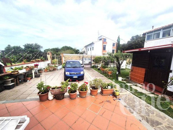 casa indipendente in vendita a Livorno in zona Ardenza