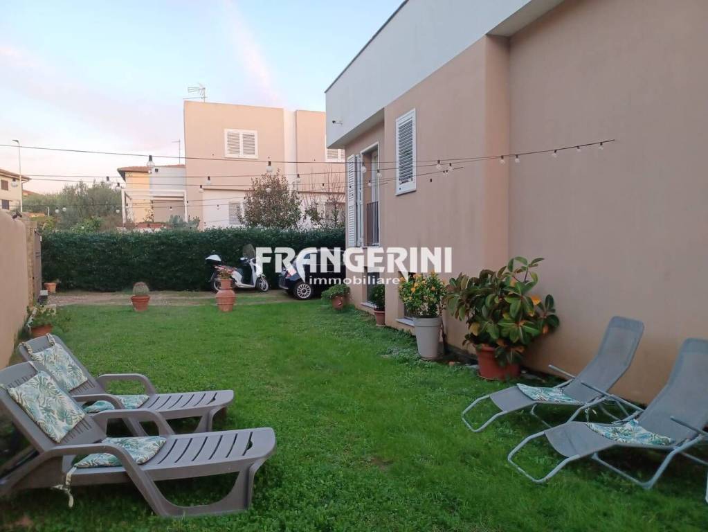 casa indipendente in vendita a Livorno in zona Antignano