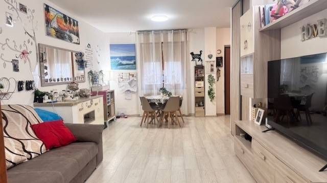 esavano in vendita a Livorno in zona Stazione