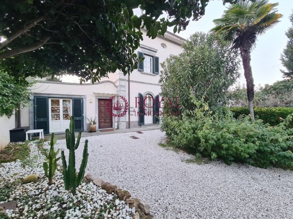 casa indipendente in vendita a Livorno in zona Montenero