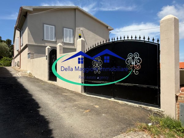 casa indipendente in vendita a Livorno