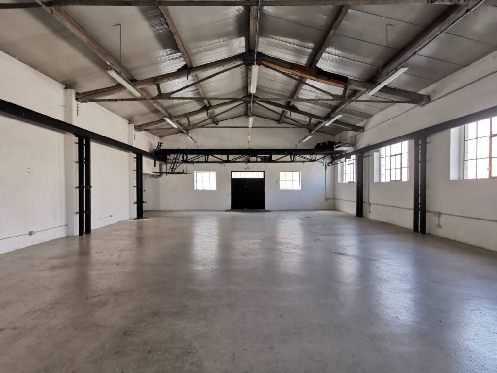 locale commerciale in vendita a Livorno