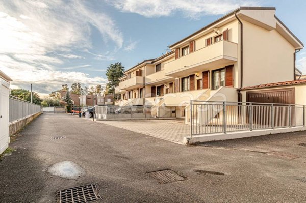 casa indipendente in vendita a Livorno in zona Crocino