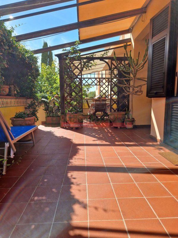 casa indipendente in vendita a Livorno in zona Montenero
