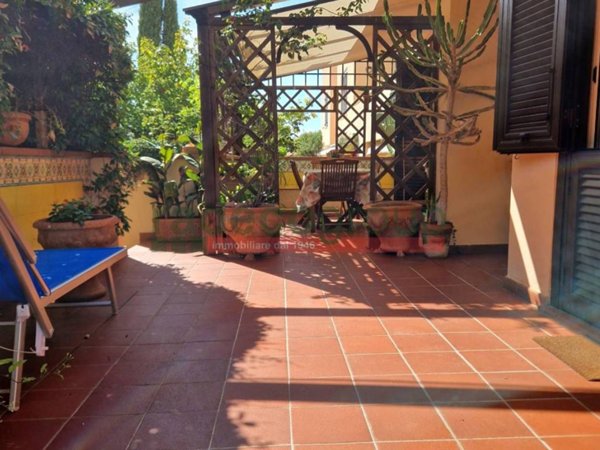 casa indipendente in vendita a Livorno in zona Montenero