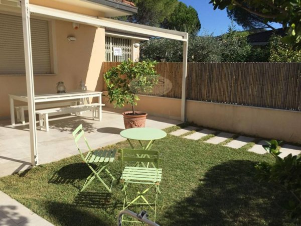 casa indipendente in vendita a Livorno in zona Montenero