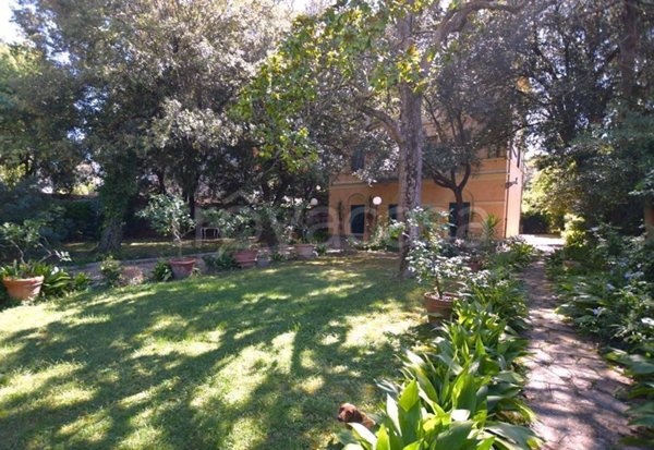 casa indipendente in vendita a Livorno in zona Antignano