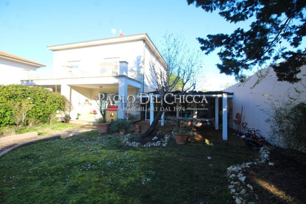 casa indipendente in vendita a Livorno in zona Montenero