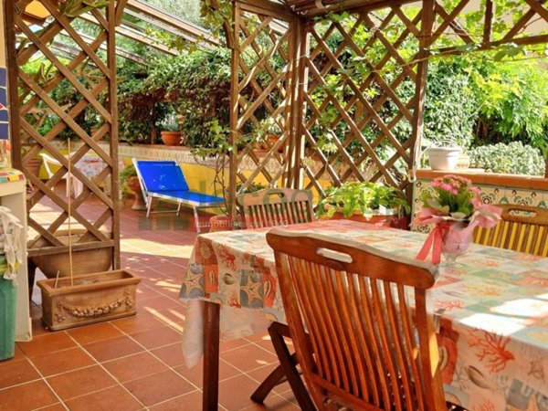 casa indipendente in vendita a Livorno in zona Montenero
