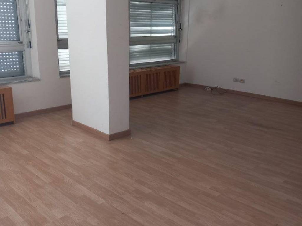 ufficio in vendita a Livorno in zona Centro Città