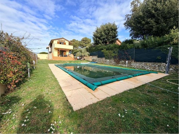 casa indipendente in vendita a Livorno in zona Montenero