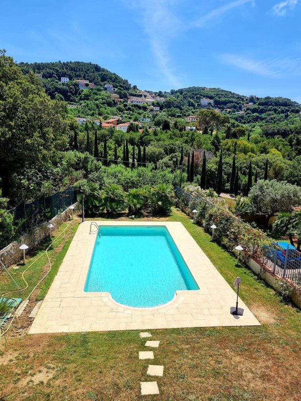 appartamento in vendita a Livorno in zona Montenero