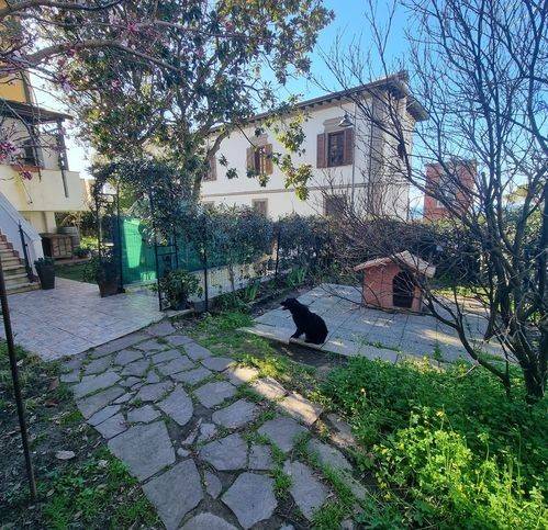 appartamento in vendita a Livorno in zona Montenero