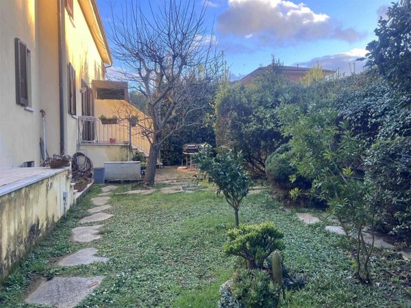 casa indipendente in vendita a Livorno in zona Montenero