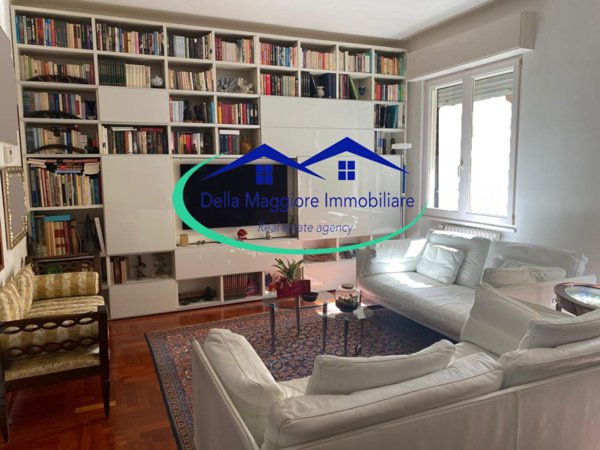 esavano in vendita a Livorno