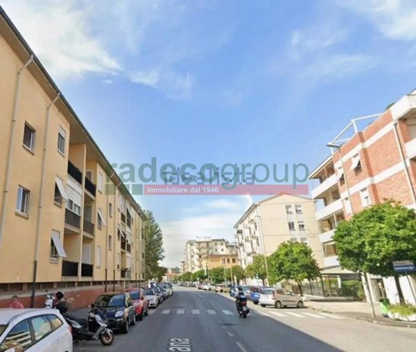 locale commerciale in vendita a Livorno