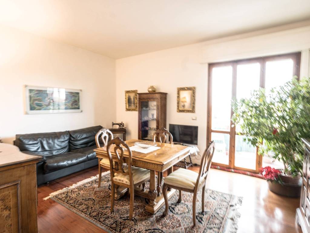 appartamento in vendita a Livorno in zona Montenero