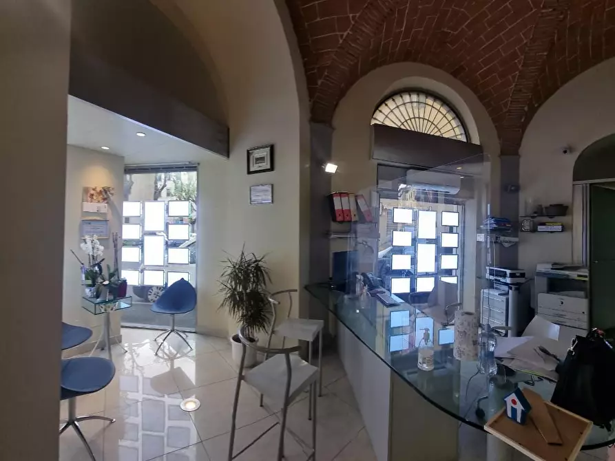 locale commerciale in vendita a Livorno