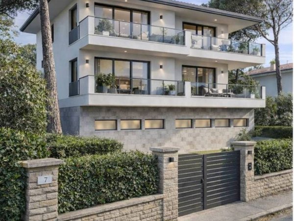 appartamento in vendita a Livorno in zona Antignano