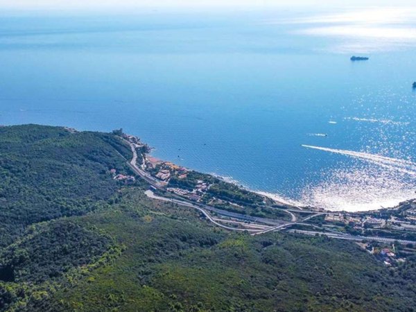 casa indipendente in vendita a Livorno in zona Montenero