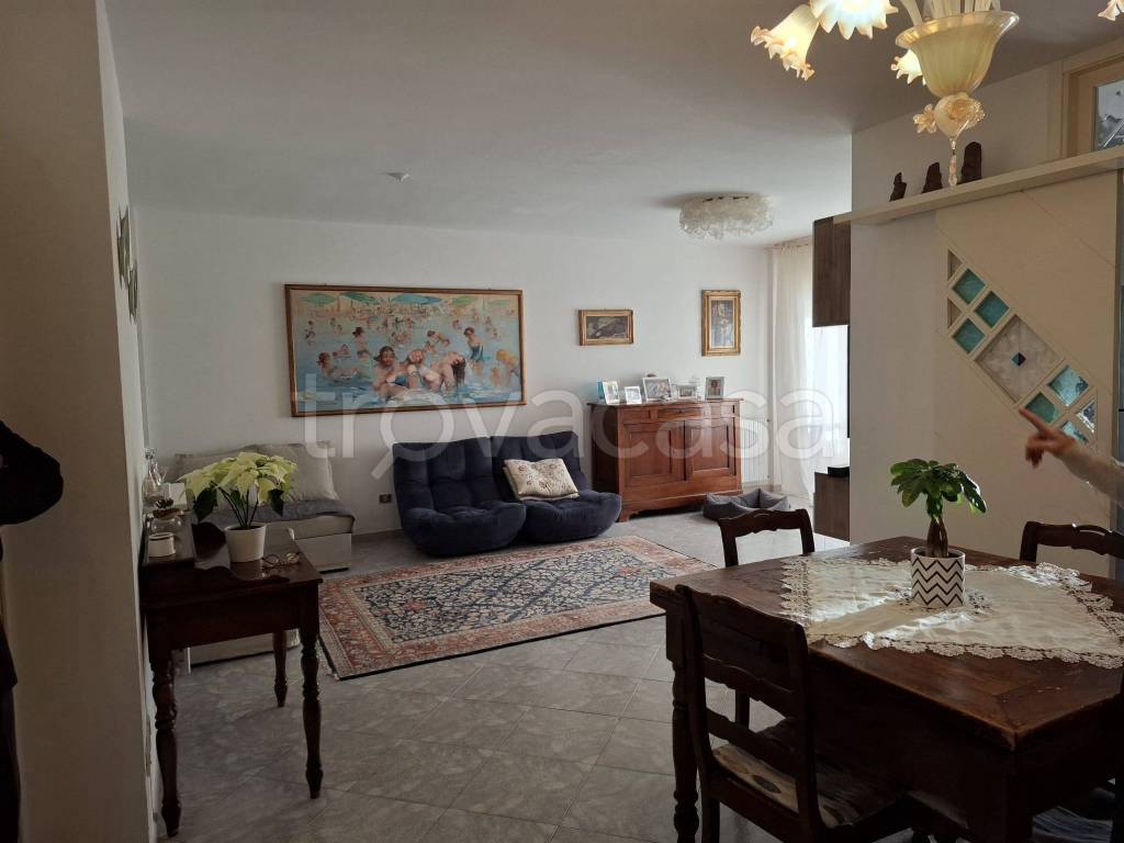 appartamento in vendita a Livorno in zona Antignano