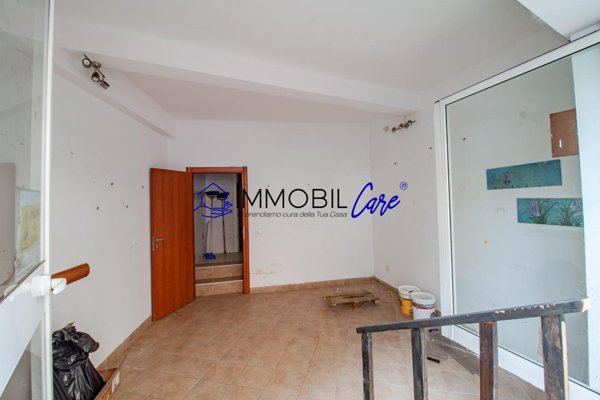 locale commerciale in vendita a Livorno in zona Centro Città