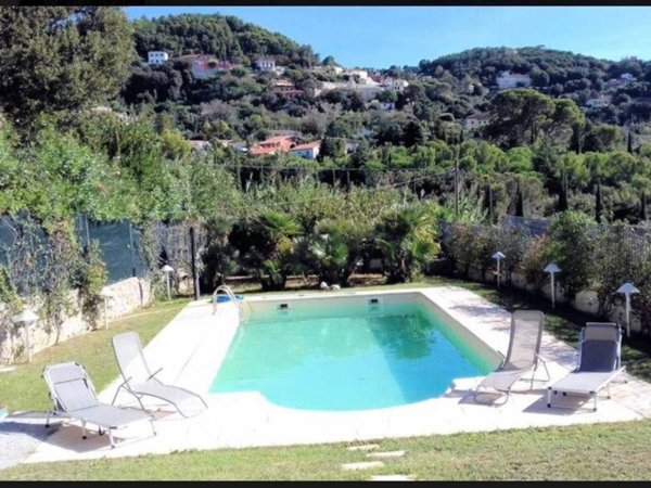 casa indipendente in vendita a Livorno in zona Montenero