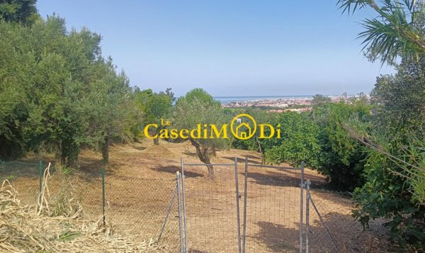 terreno agricolo in vendita a Livorno in zona Montenero