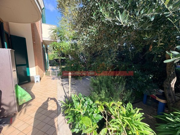 appartamento in vendita a Livorno in zona Montenero