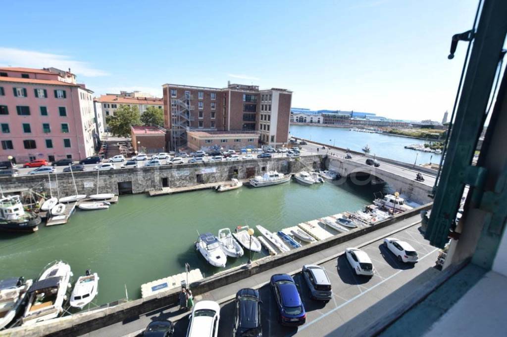 ufficio in vendita a Livorno in zona Centro Città