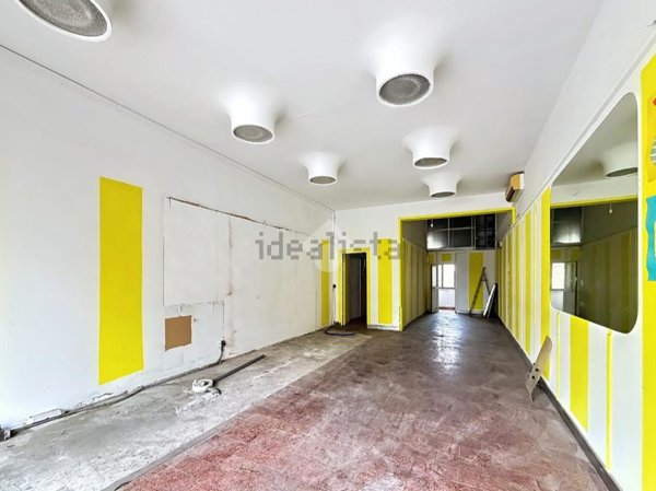 locale commerciale in vendita a Livorno